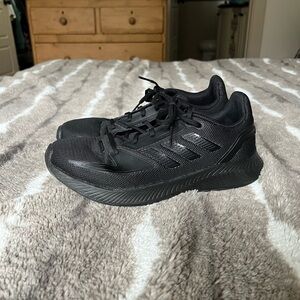 Adidas Women’s Triple Black sneakers
